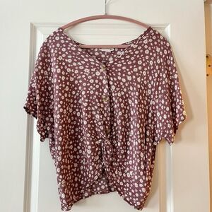 SO Juniors floral blush print dolman short sleeve blouse. L